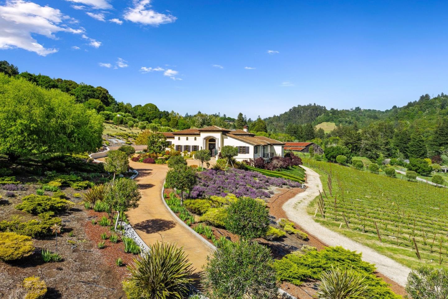 220 Falcon Hill
