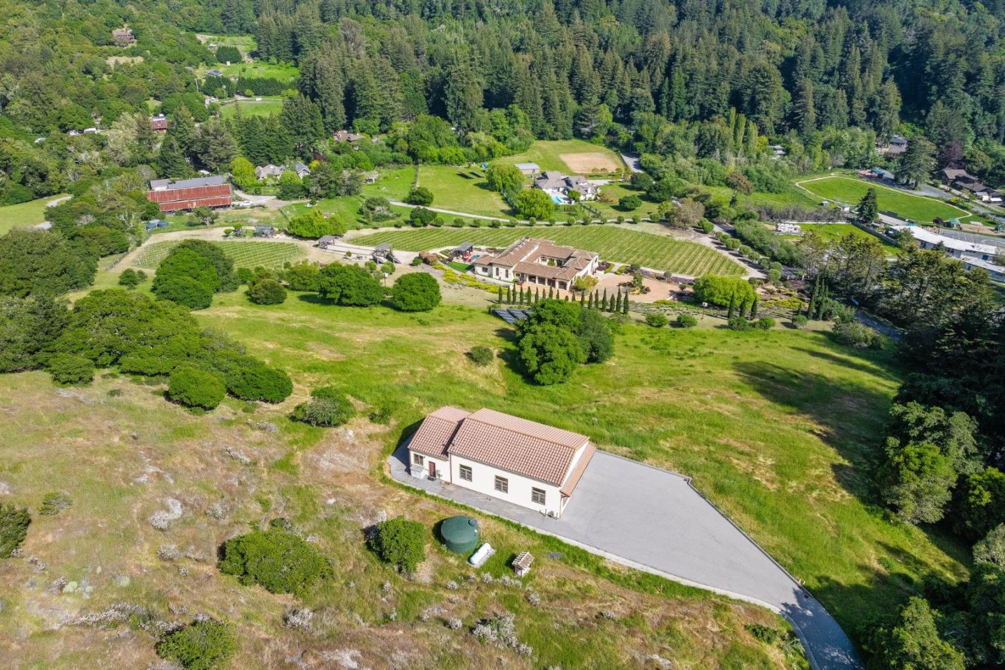 220 Falcon Hill