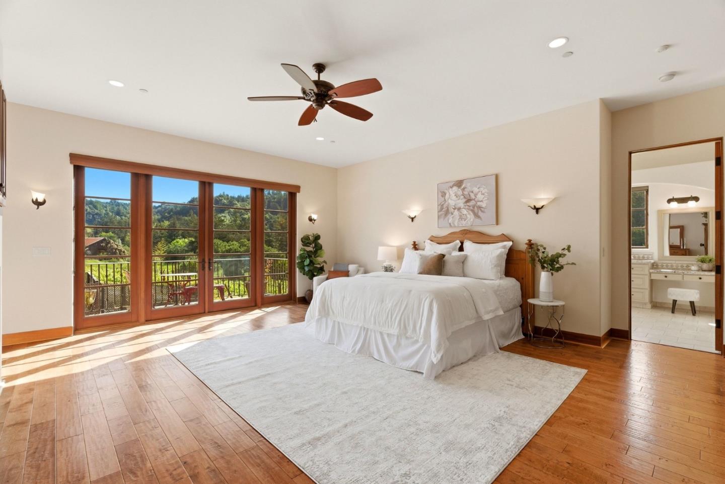 220 Falcon Hill