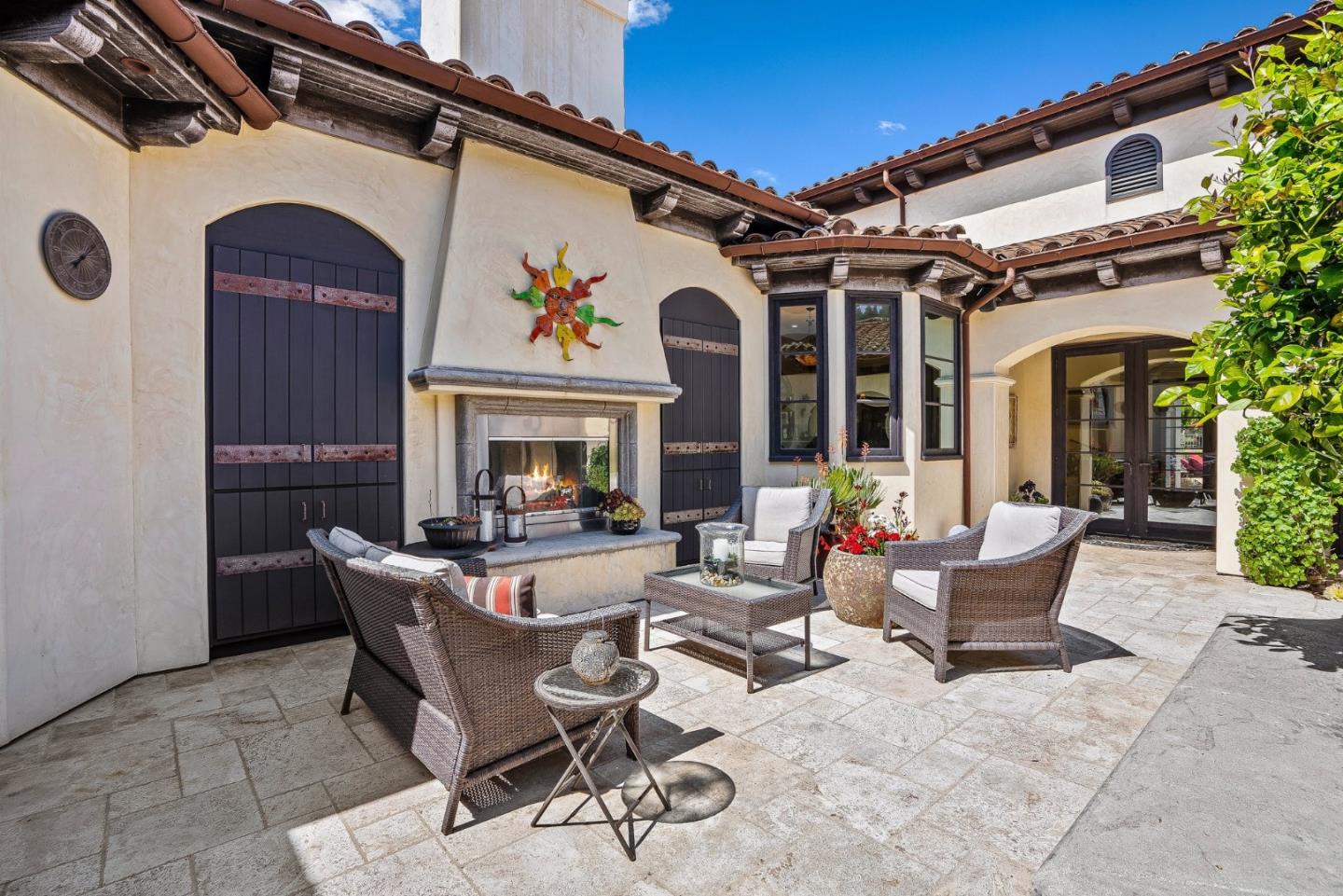 220 Falcon Hill