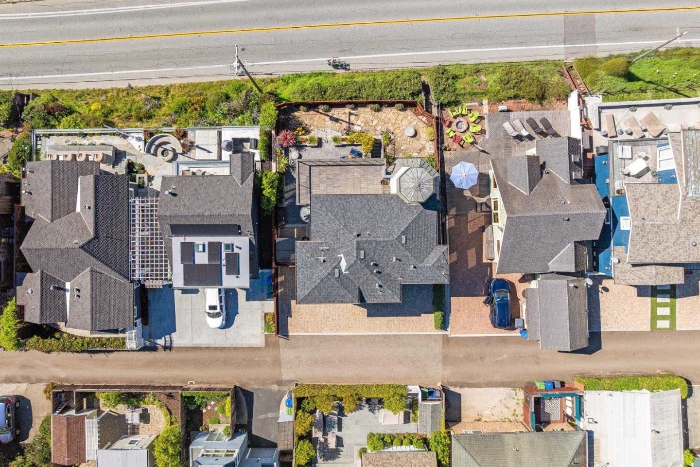 2974 East Cliff Drive