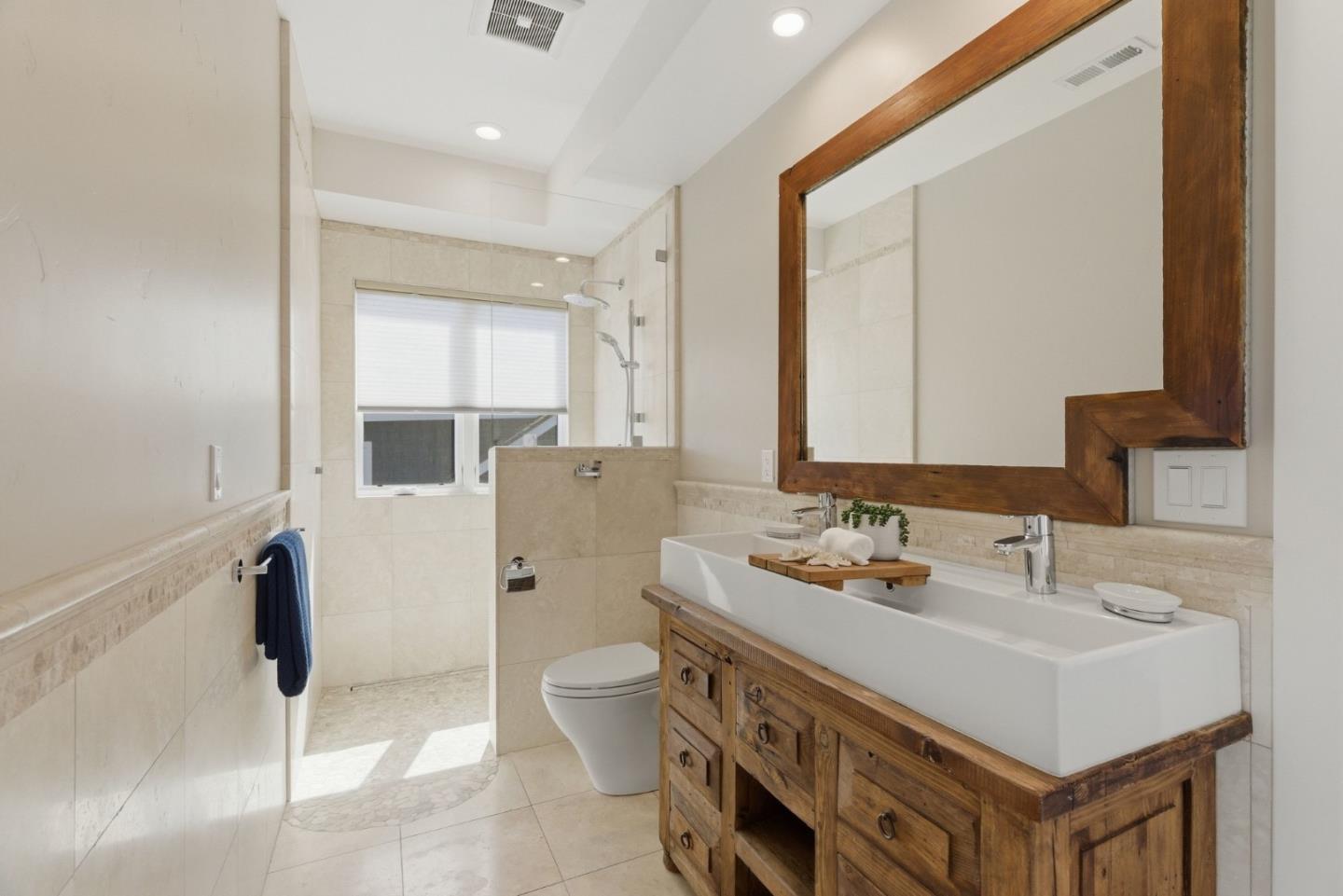 2974 East Cliff Drive