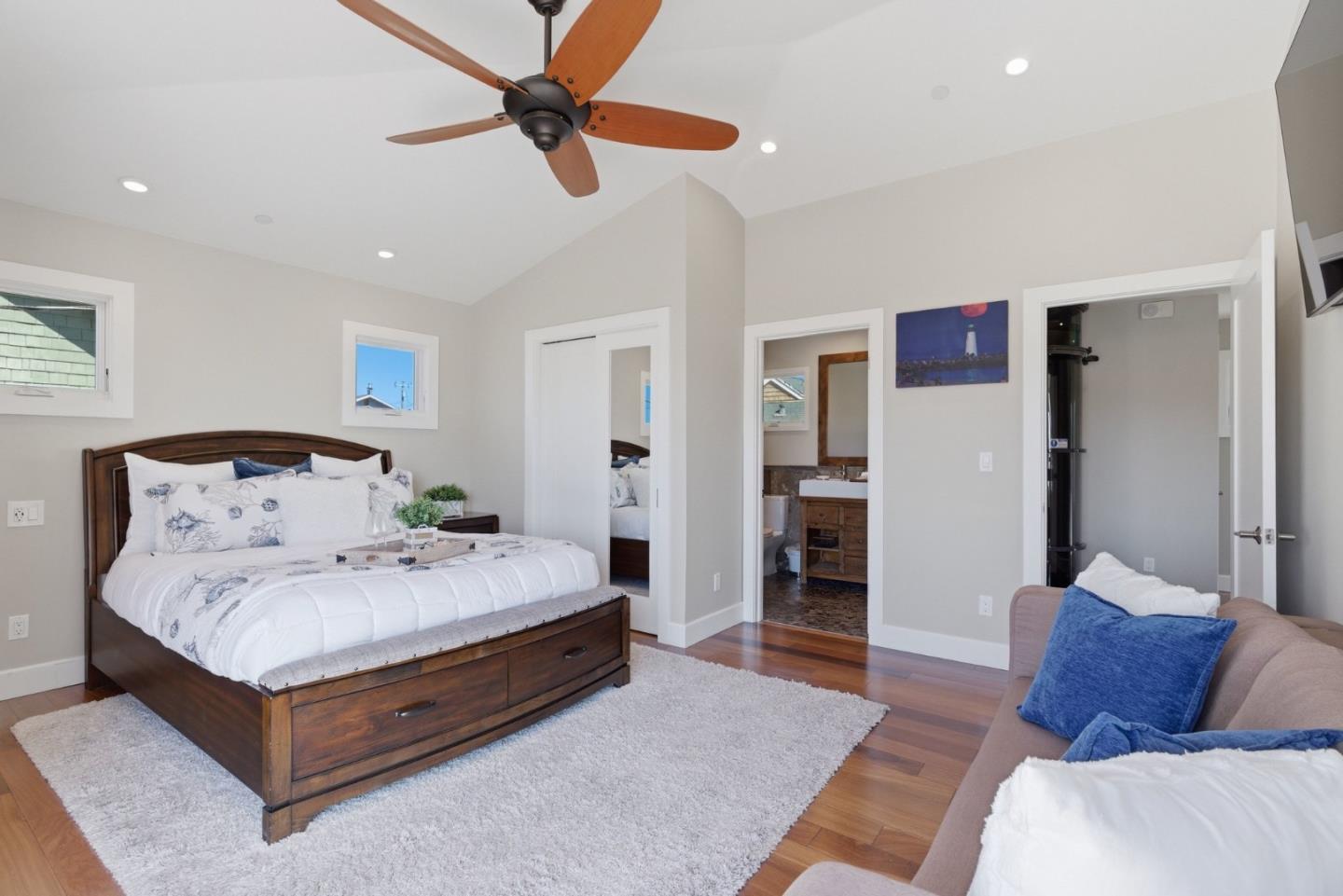 2974 East Cliff Drive