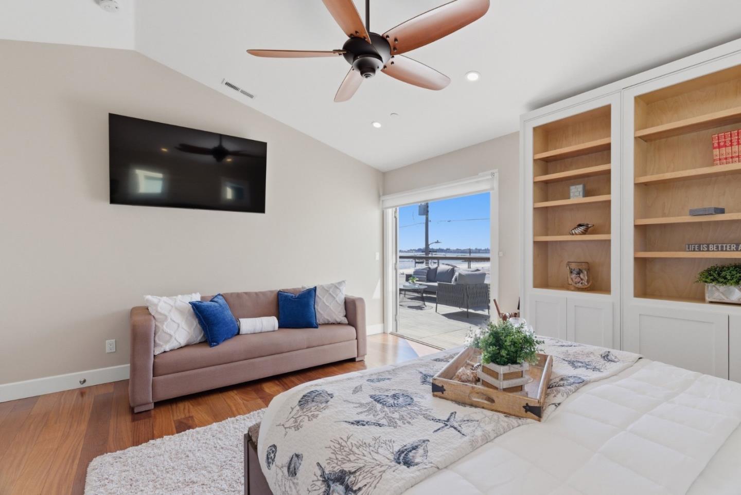 2974 East Cliff Drive