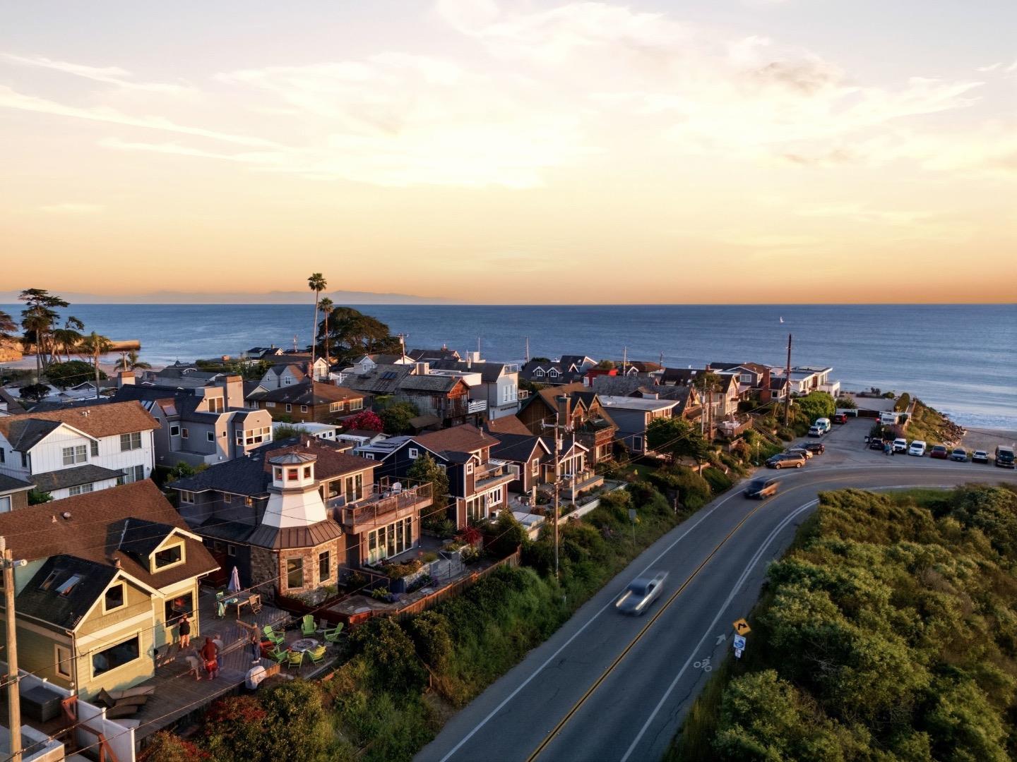 2974 East Cliff Drive