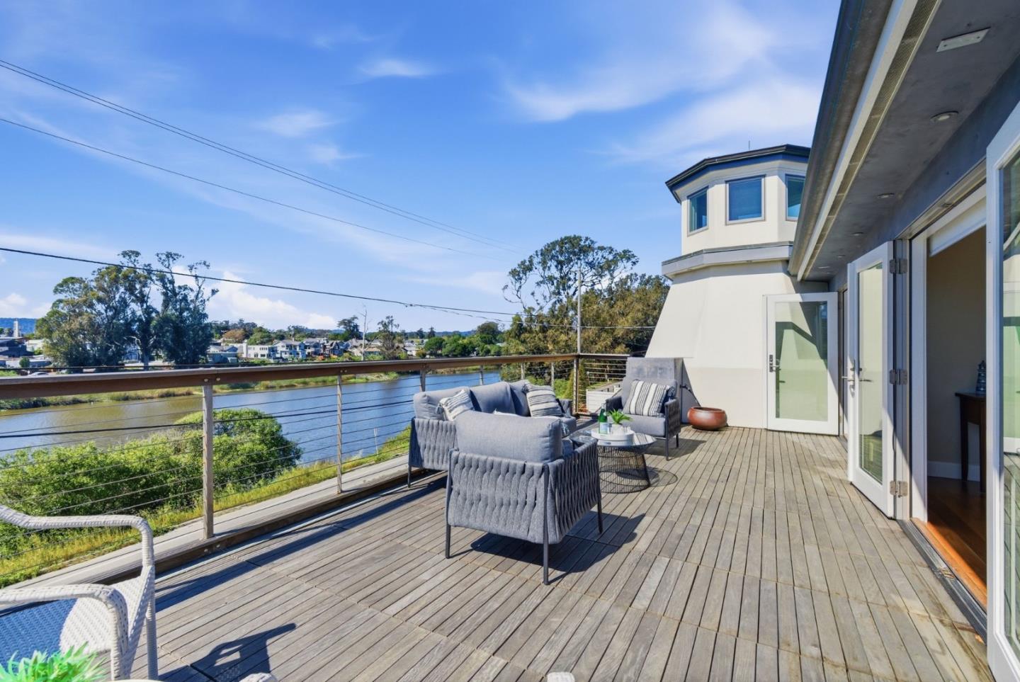 2974 East Cliff Drive