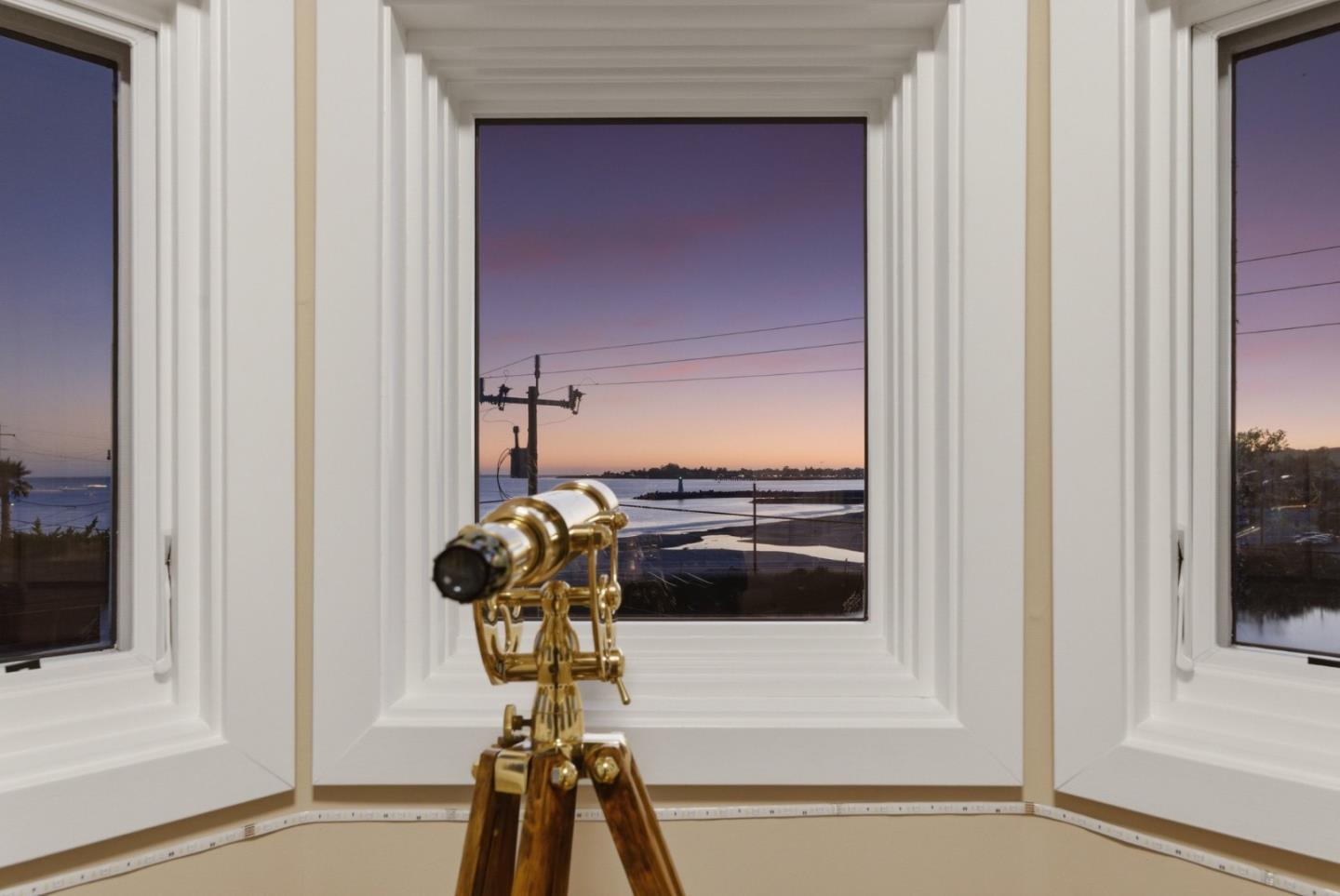 2974 East Cliff Drive