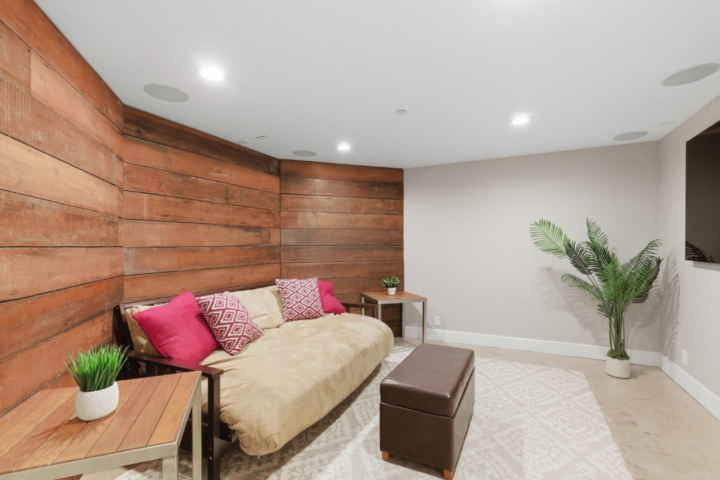 2974 East Cliff Drive