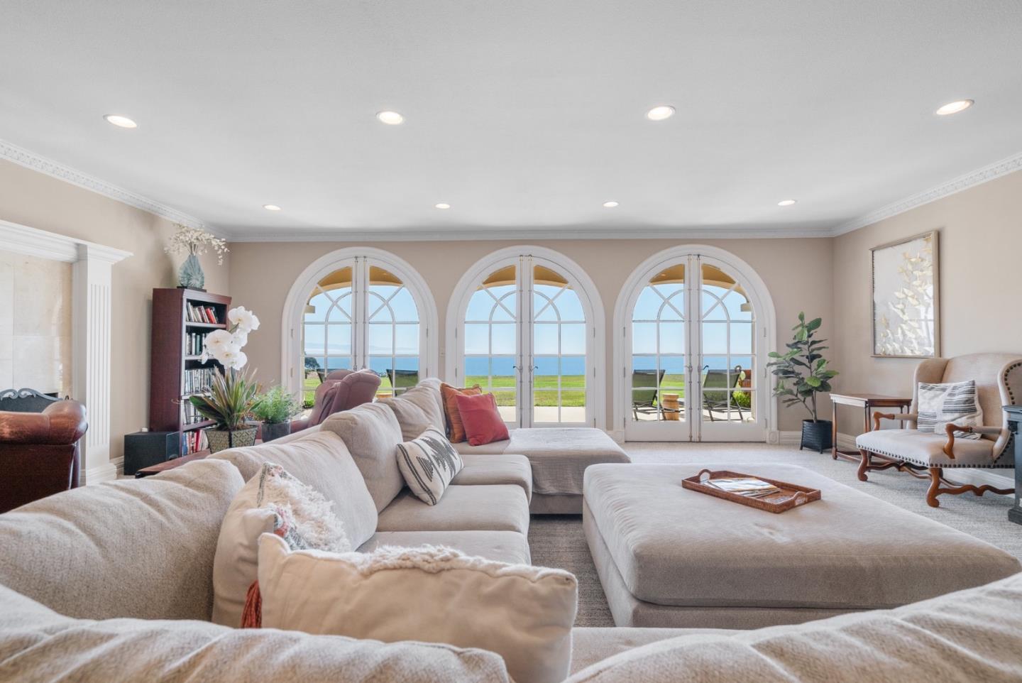 112 Holiday Drive