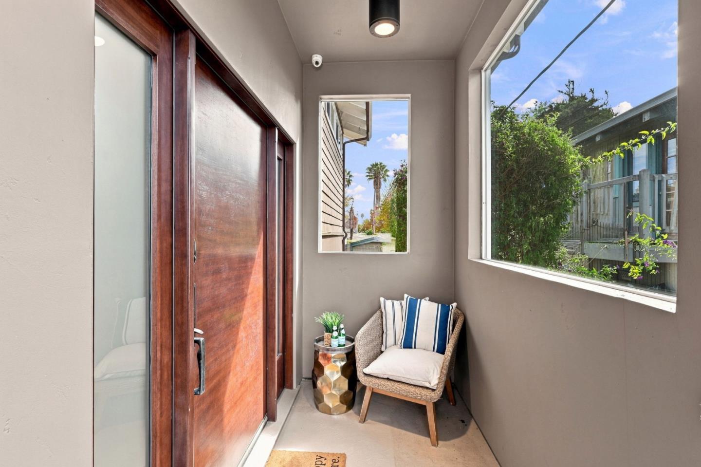 562 36th AVE