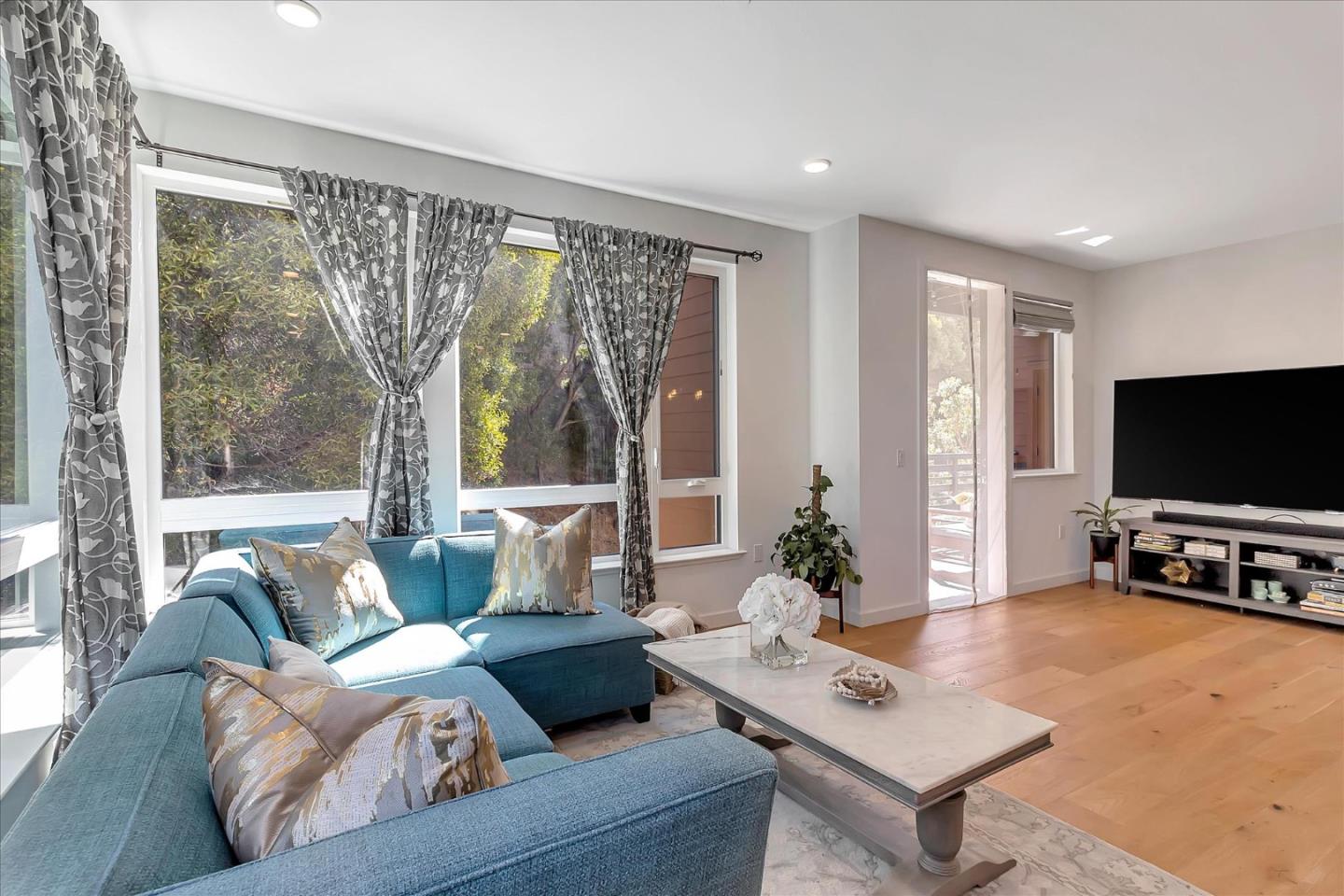 400 El Camino Real Unit: 214