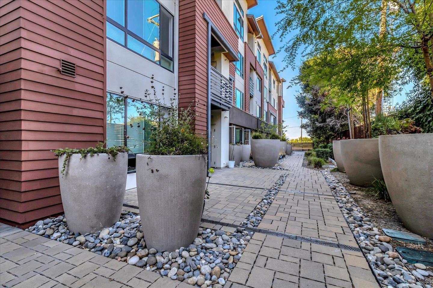 400 El Camino Real Unit: 214