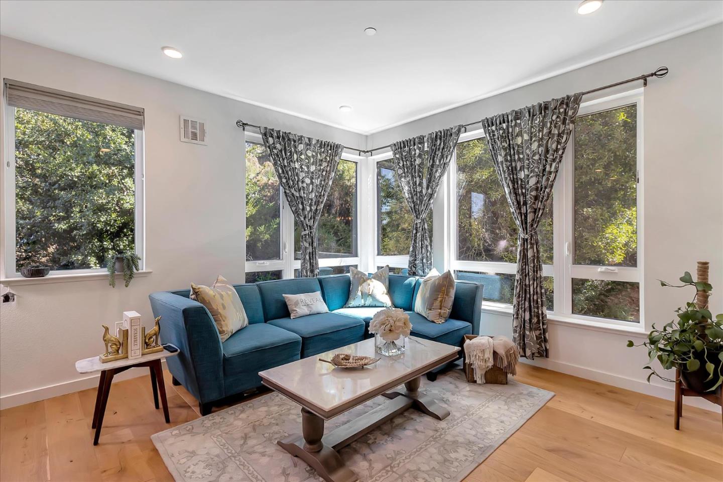 400 El Camino Real Unit: 214