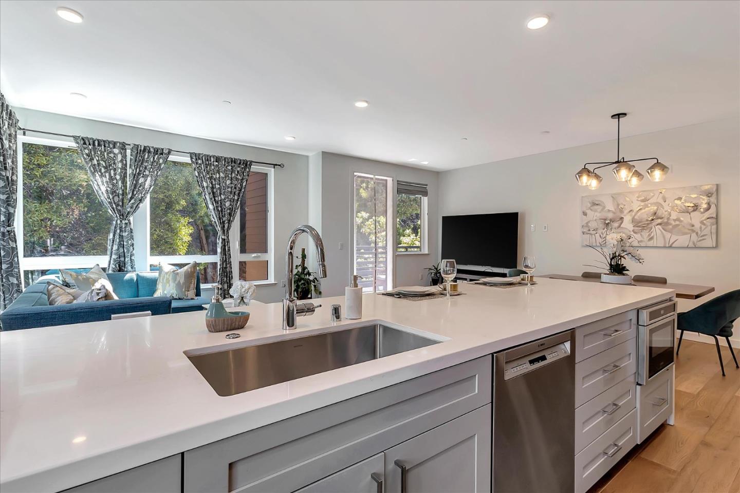 400 El Camino Real Unit: 214