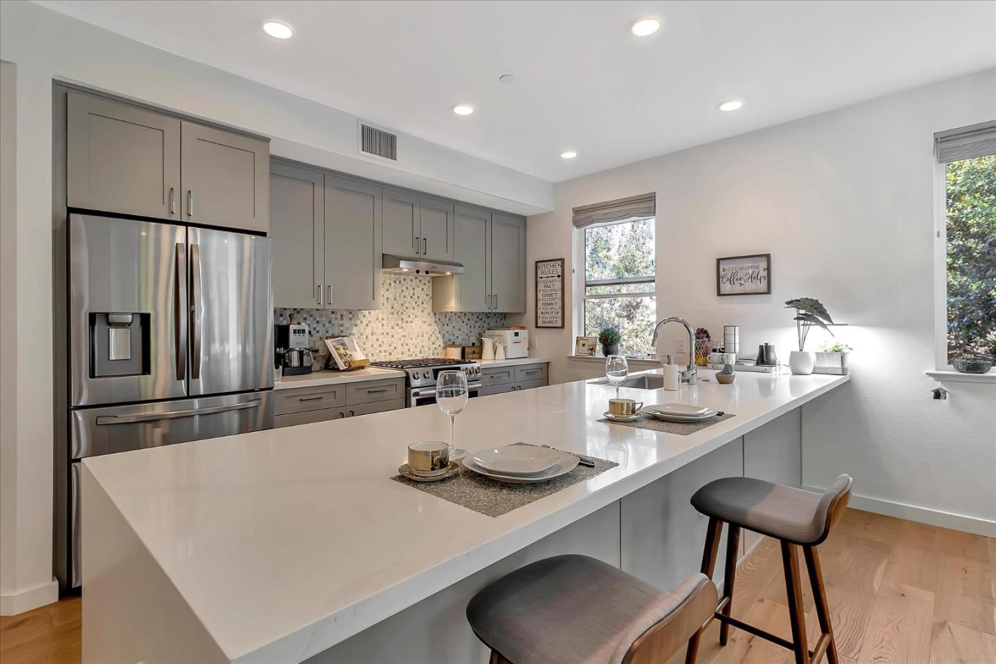 400 El Camino Real Unit: 214