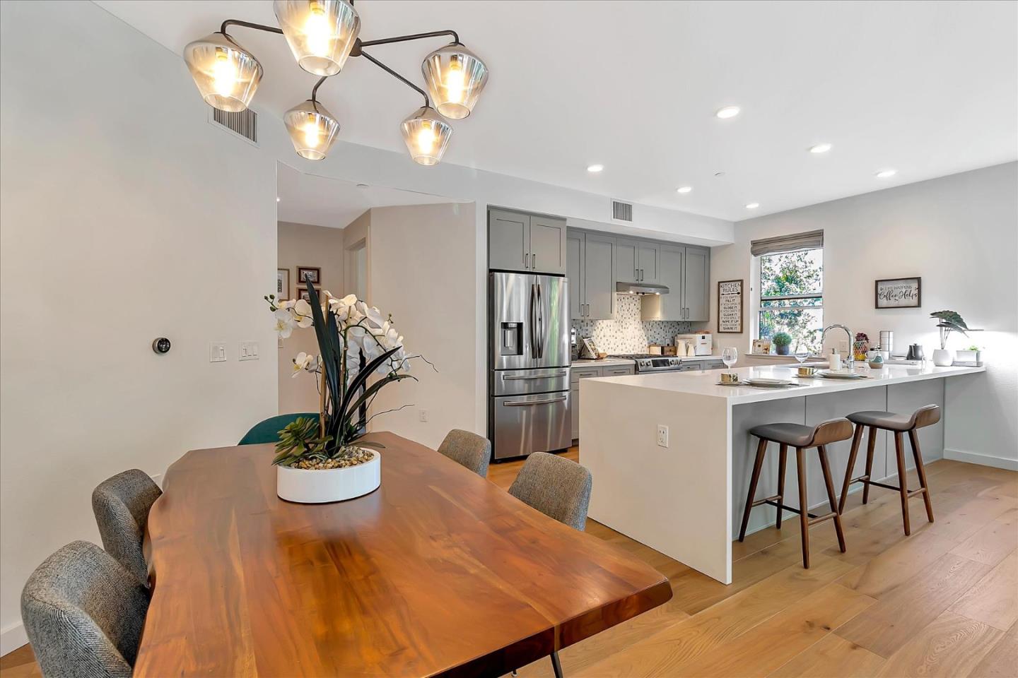 400 El Camino Real Unit: 214