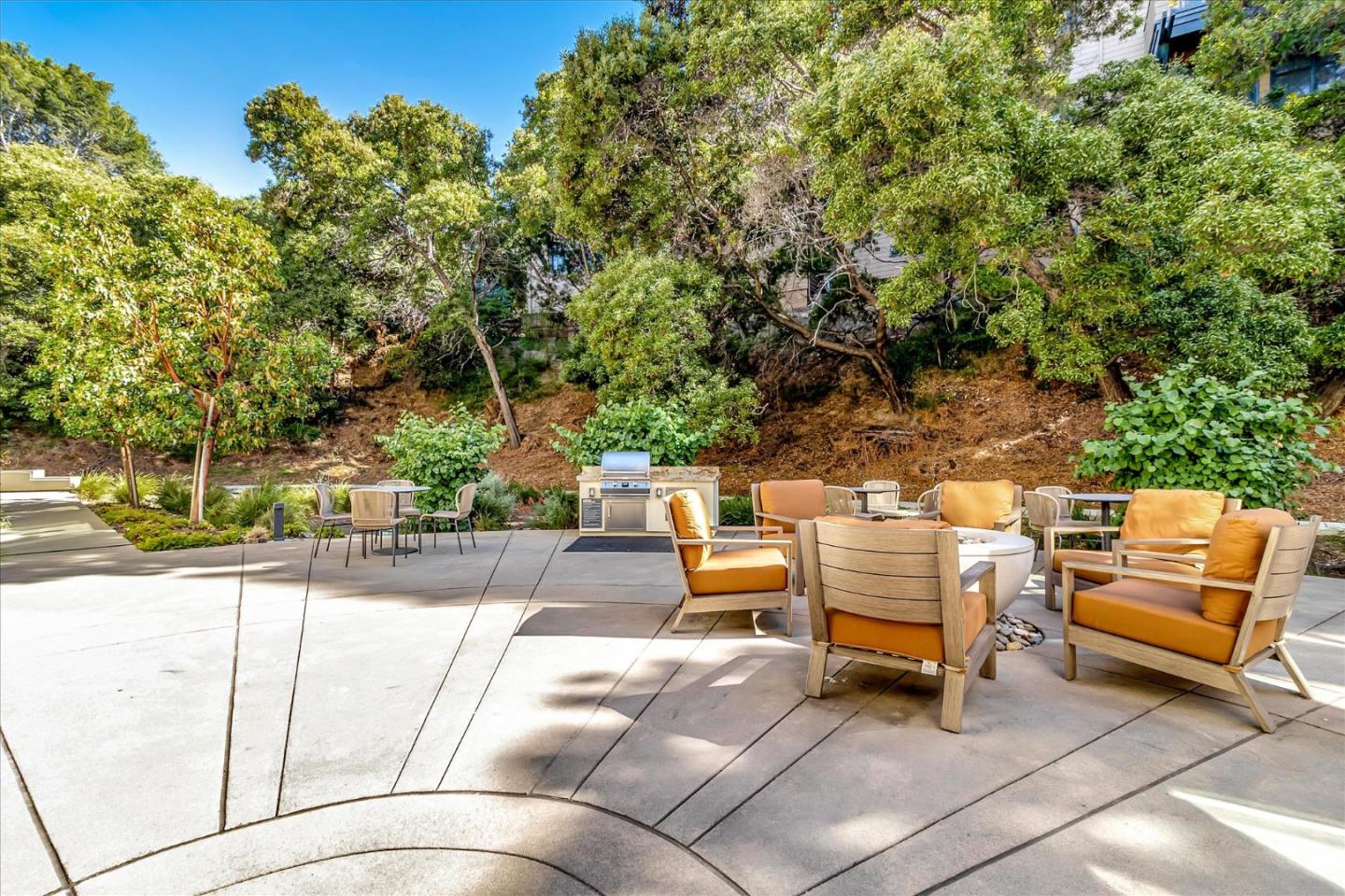 400 El Camino Real Unit: 214