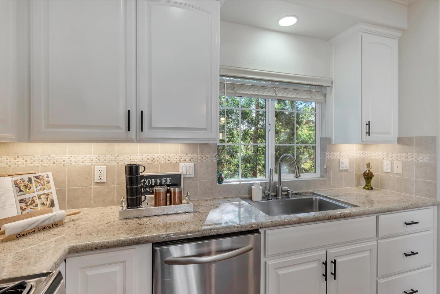 1136 Willow Village SQ