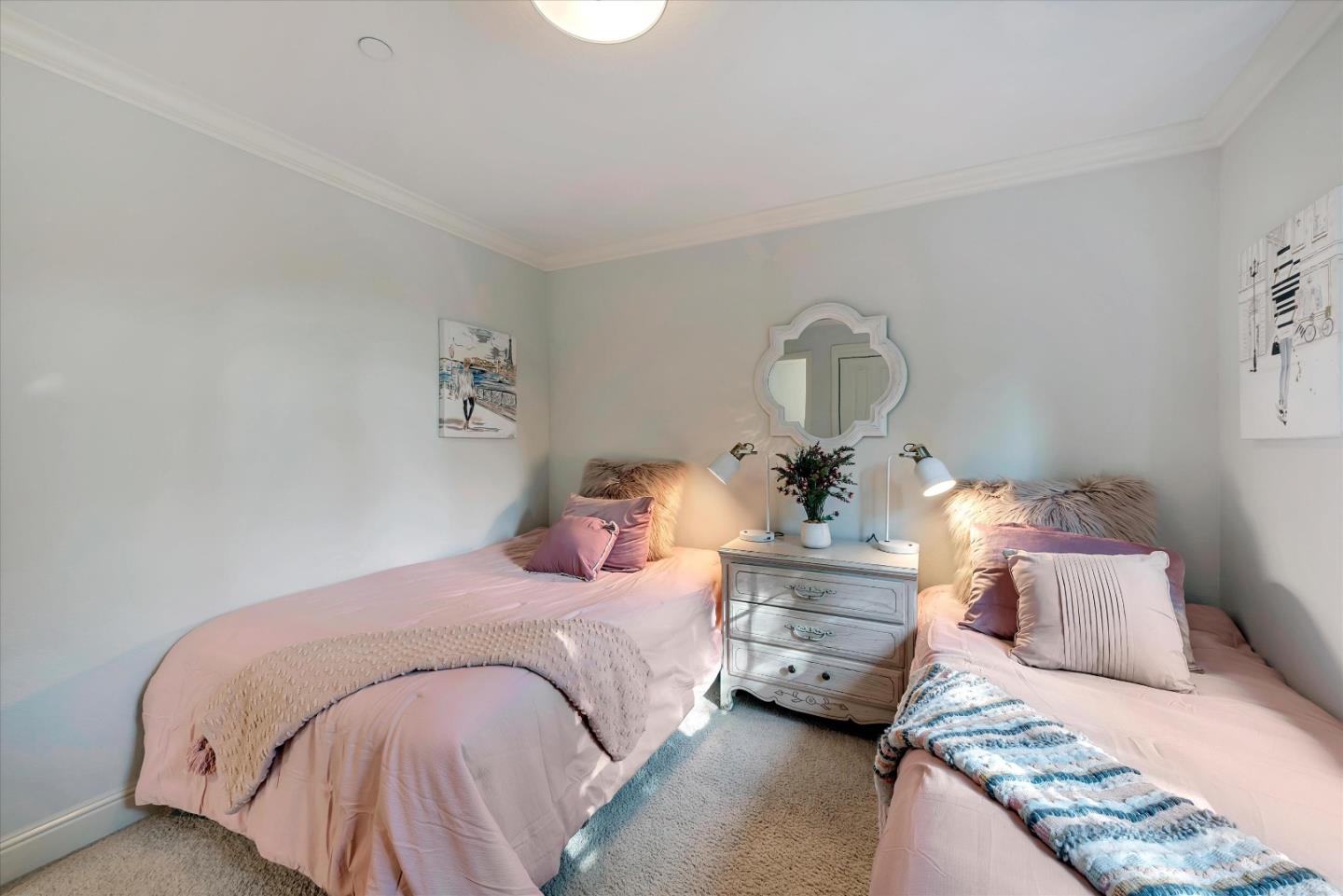 1136 Willow Village SQ