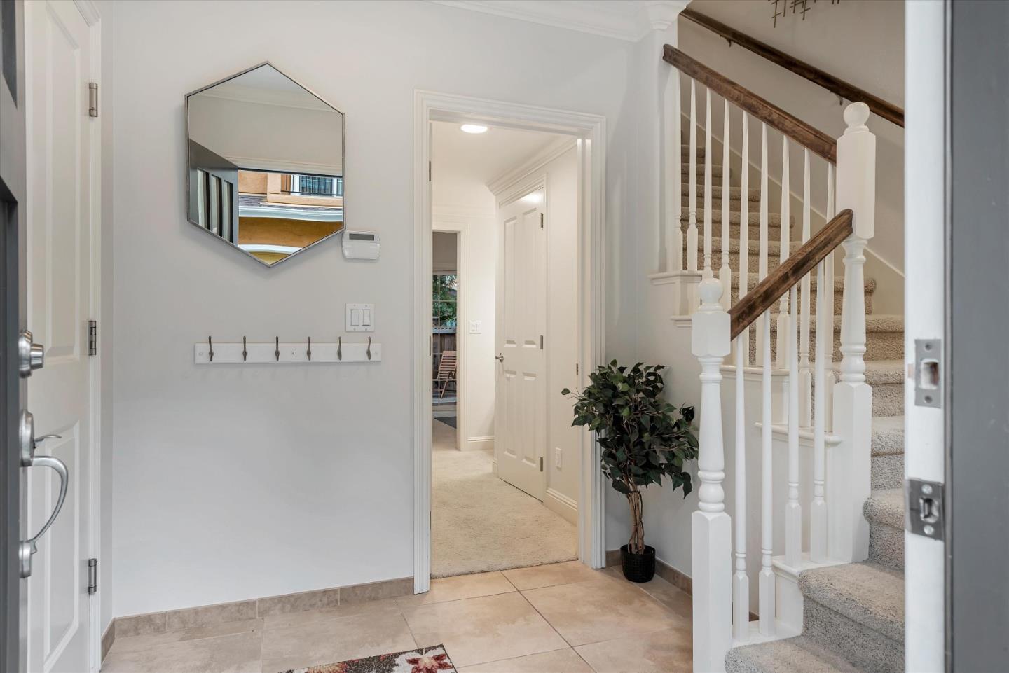 1136 Willow Village SQ