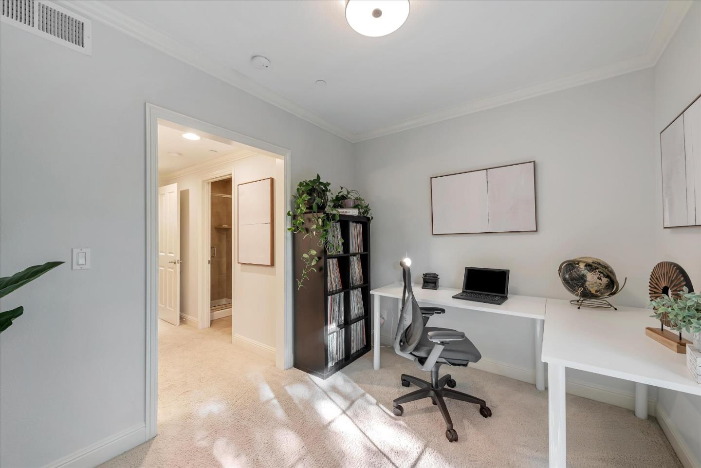 1136 Willow Village SQ