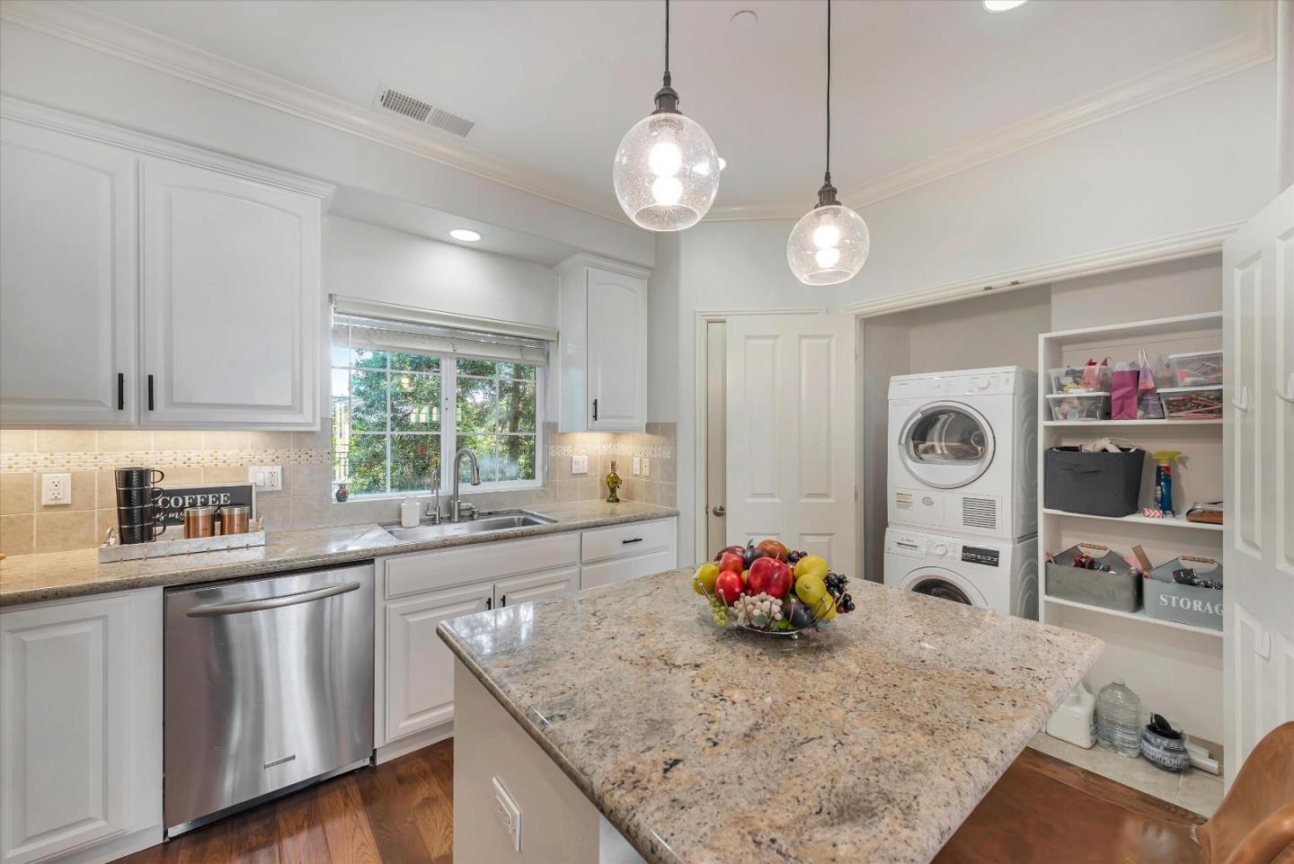 1136 Willow Village SQ