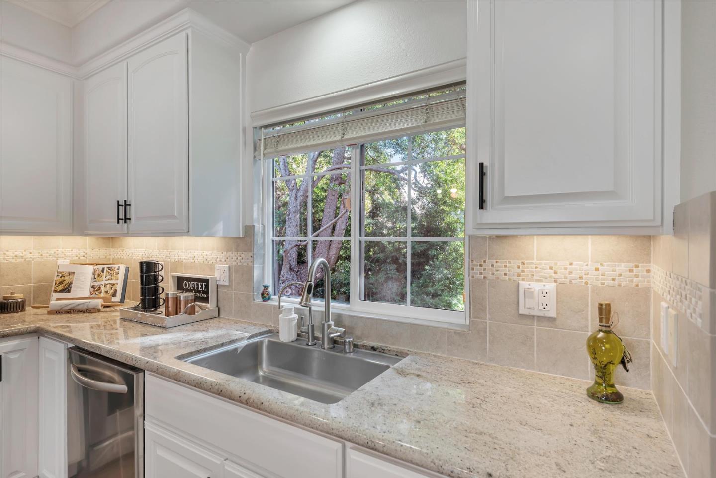 1136 Willow Village SQ