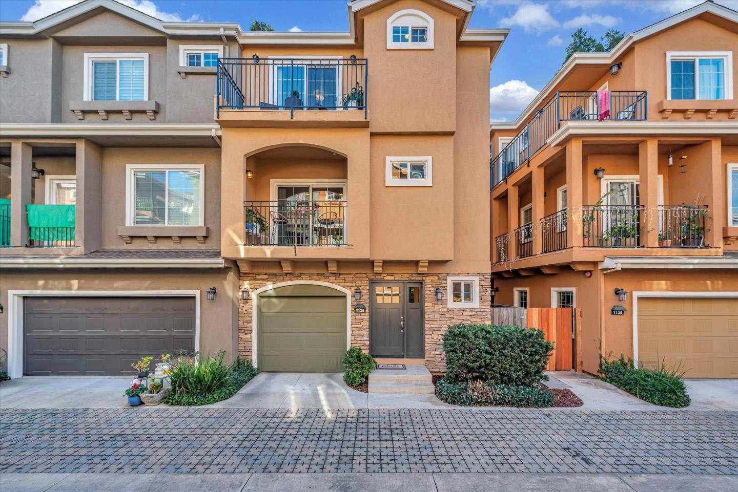 1136 Willow Village SQ