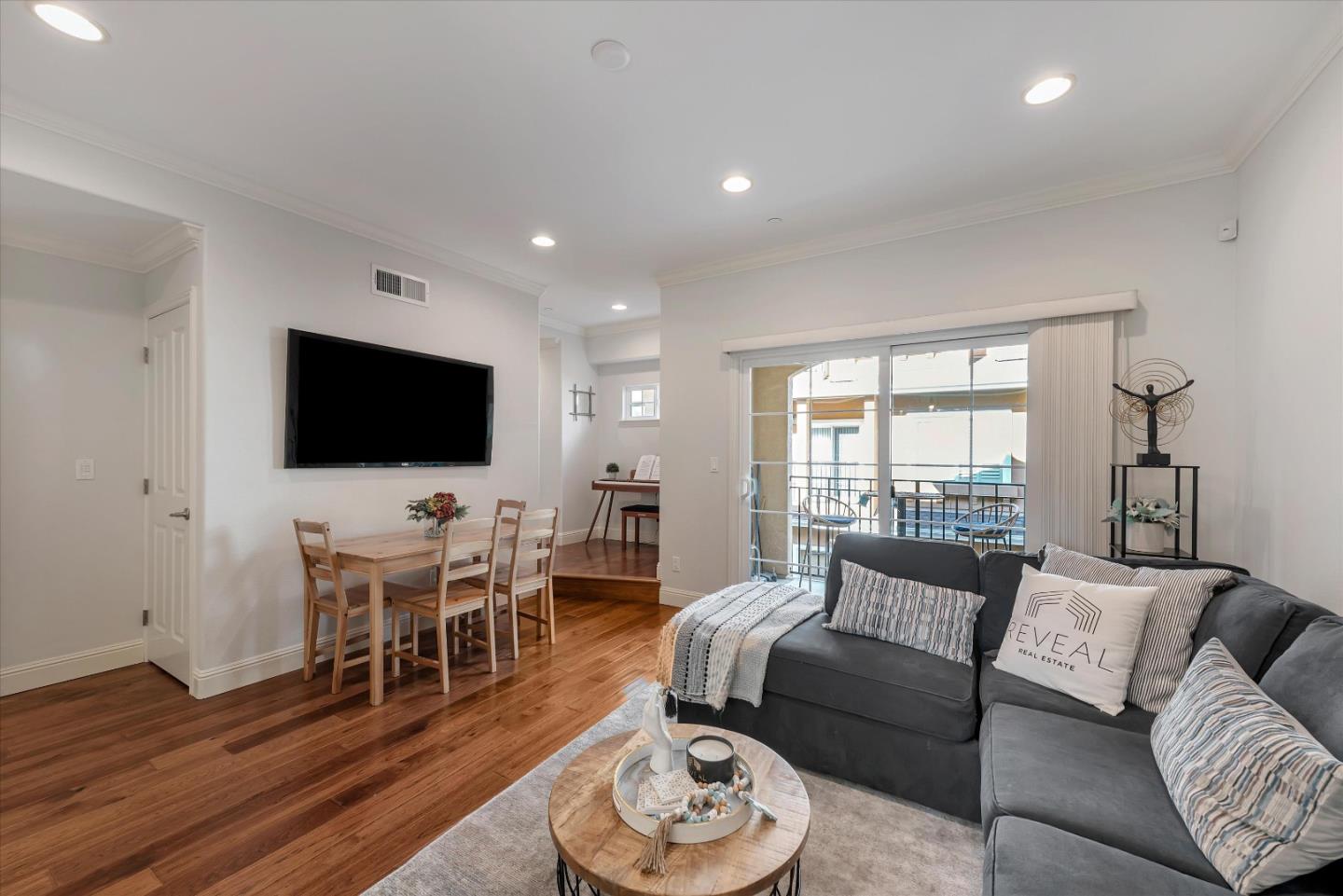 1136 Willow Village SQ