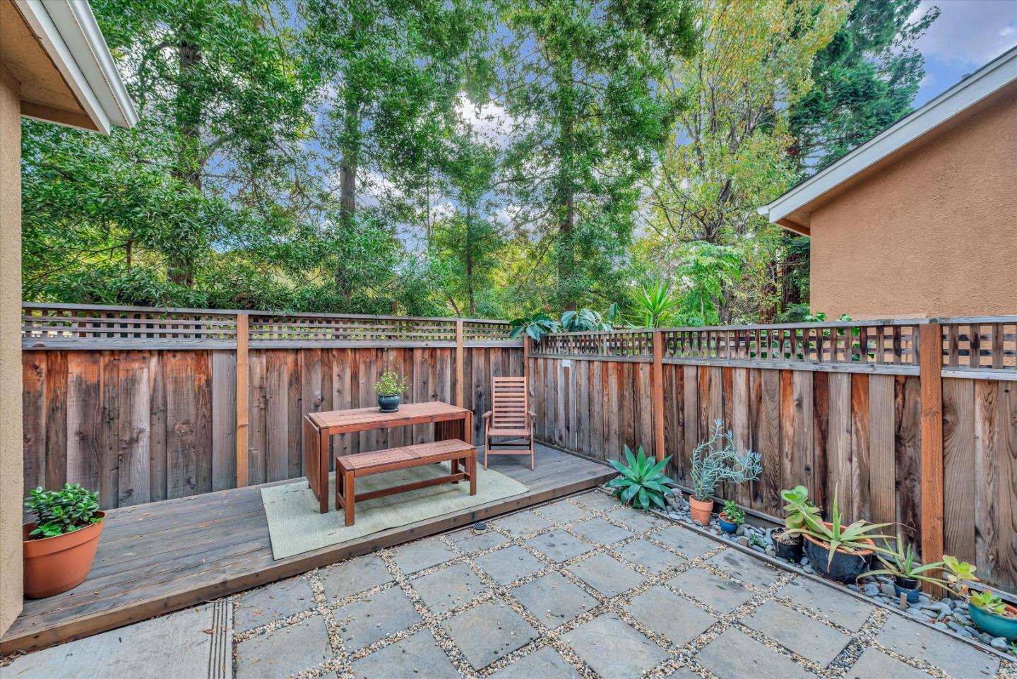 1136 Willow Village SQ