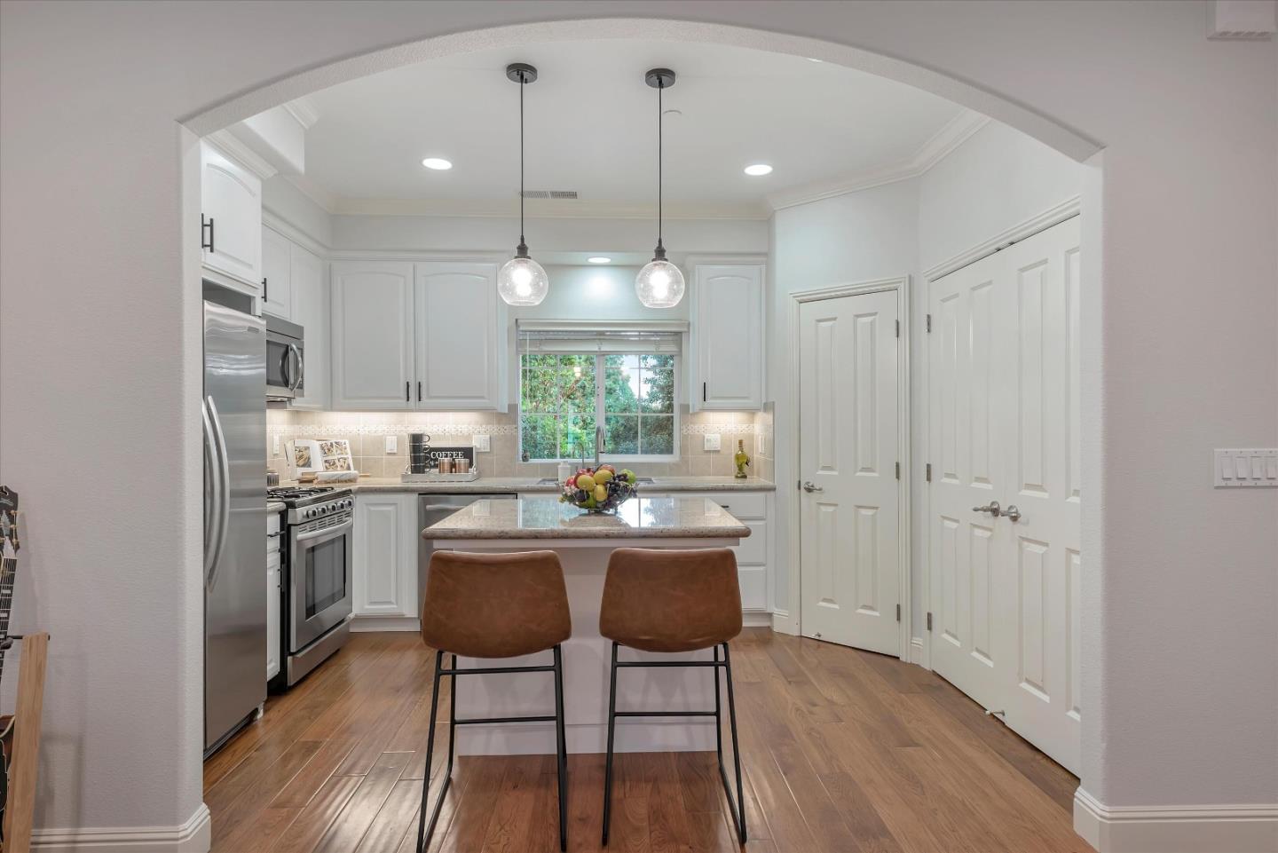 1136 Willow Village SQ