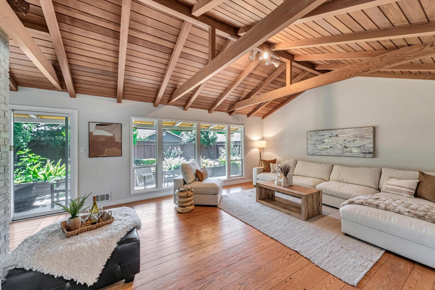 1136 Doralee WAY