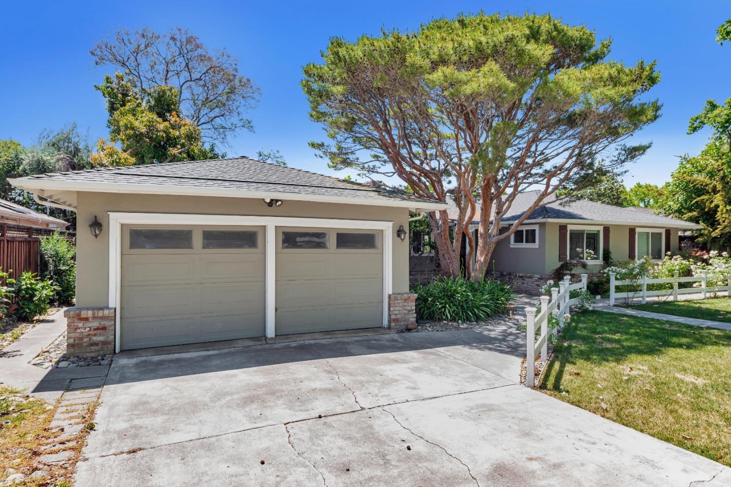 1136 Doralee WAY