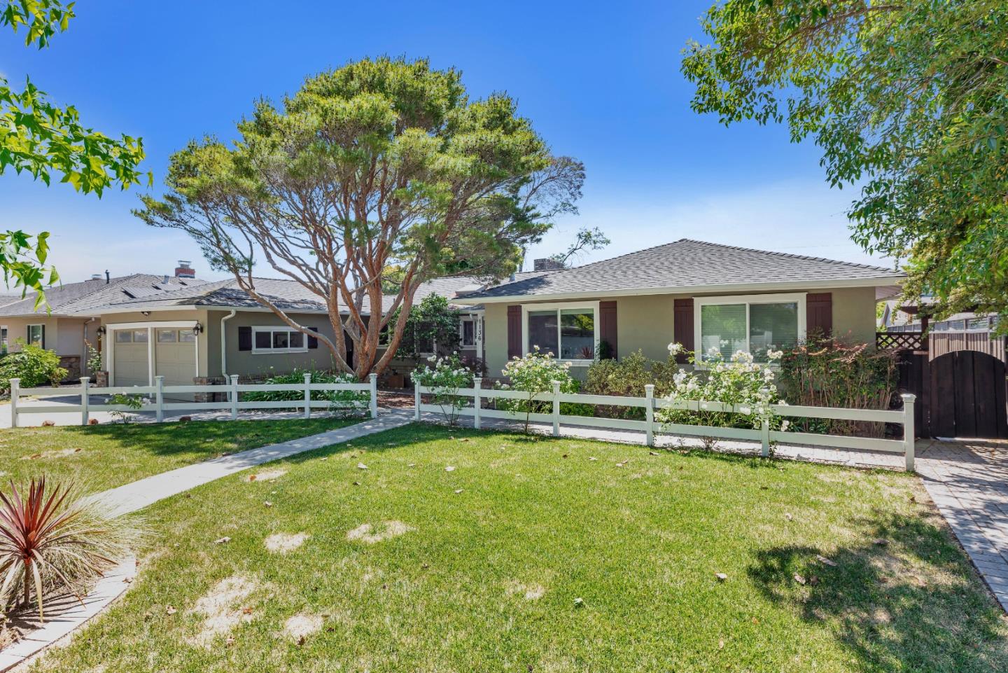 1136 Doralee WAY