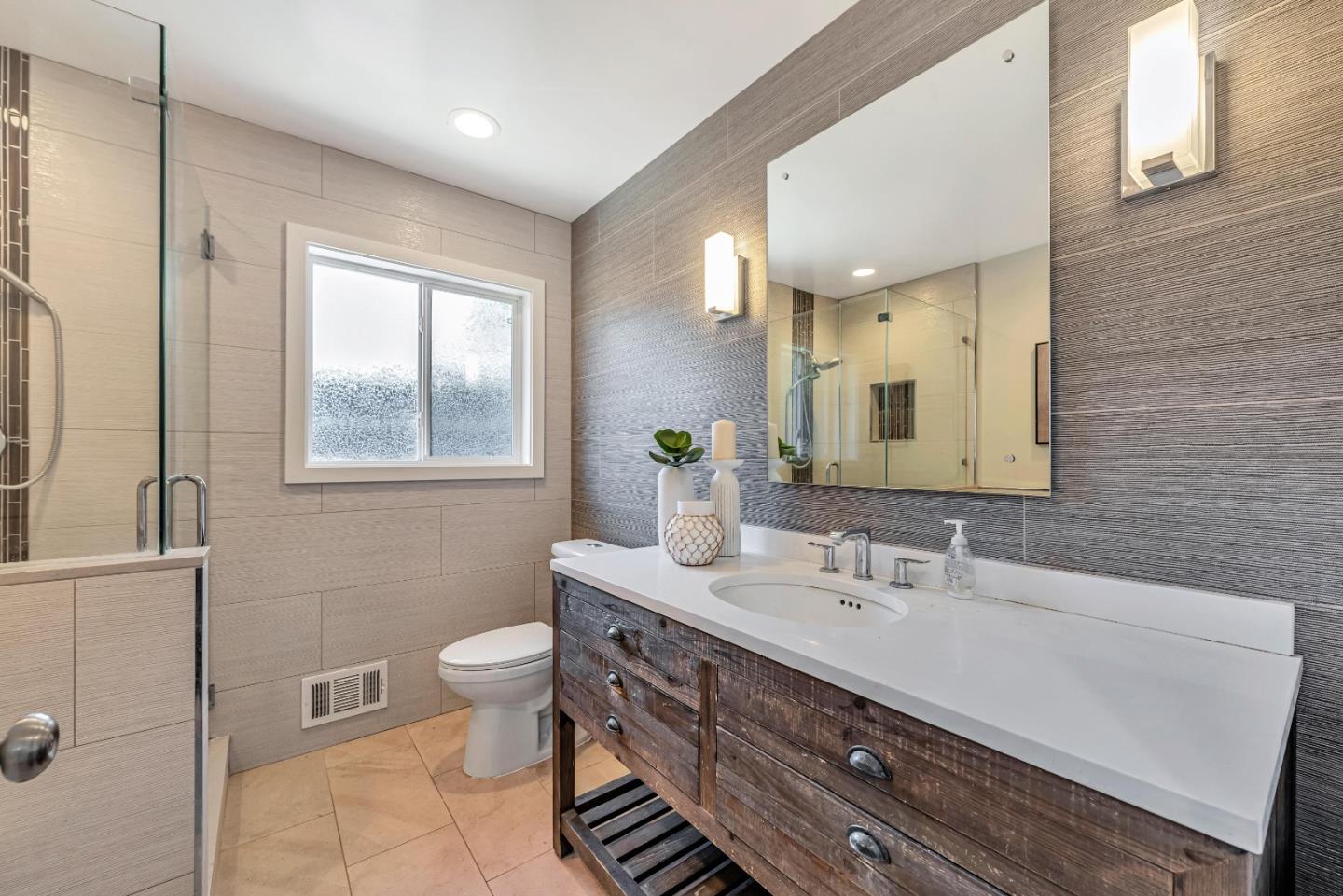 1136 Doralee WAY