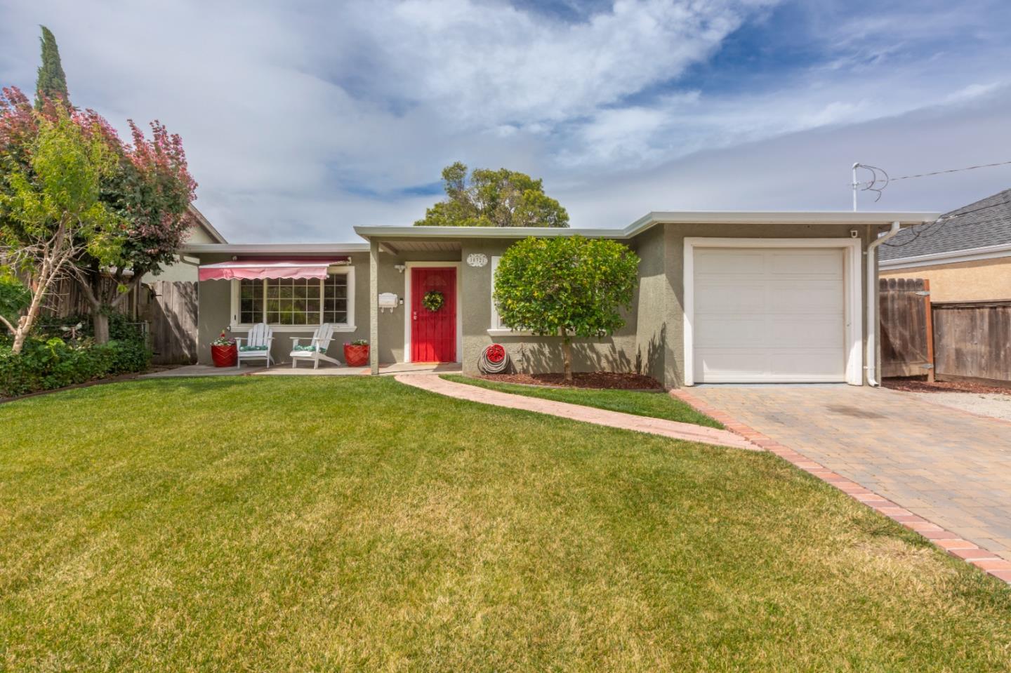 10321 Meadow LN