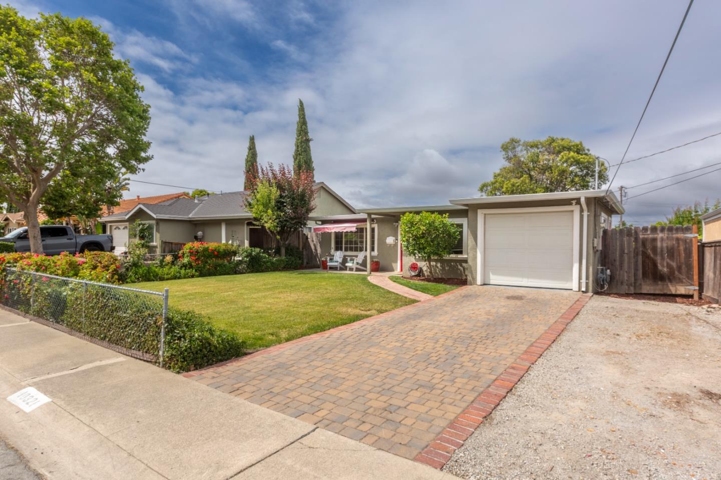 10321 Meadow LN
