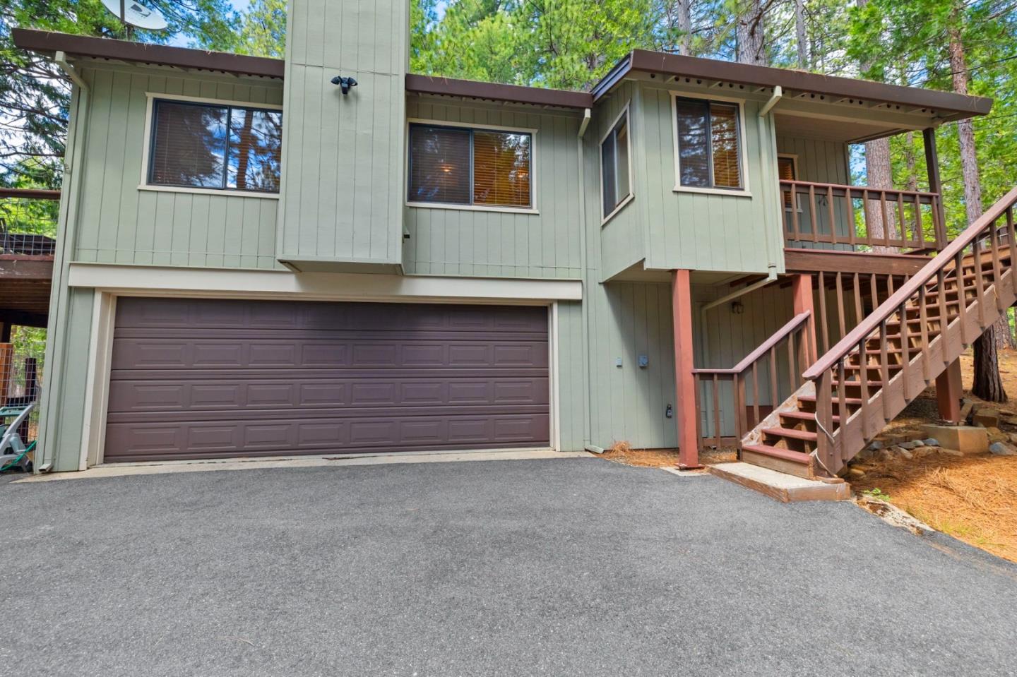 22150 Sarah CIR