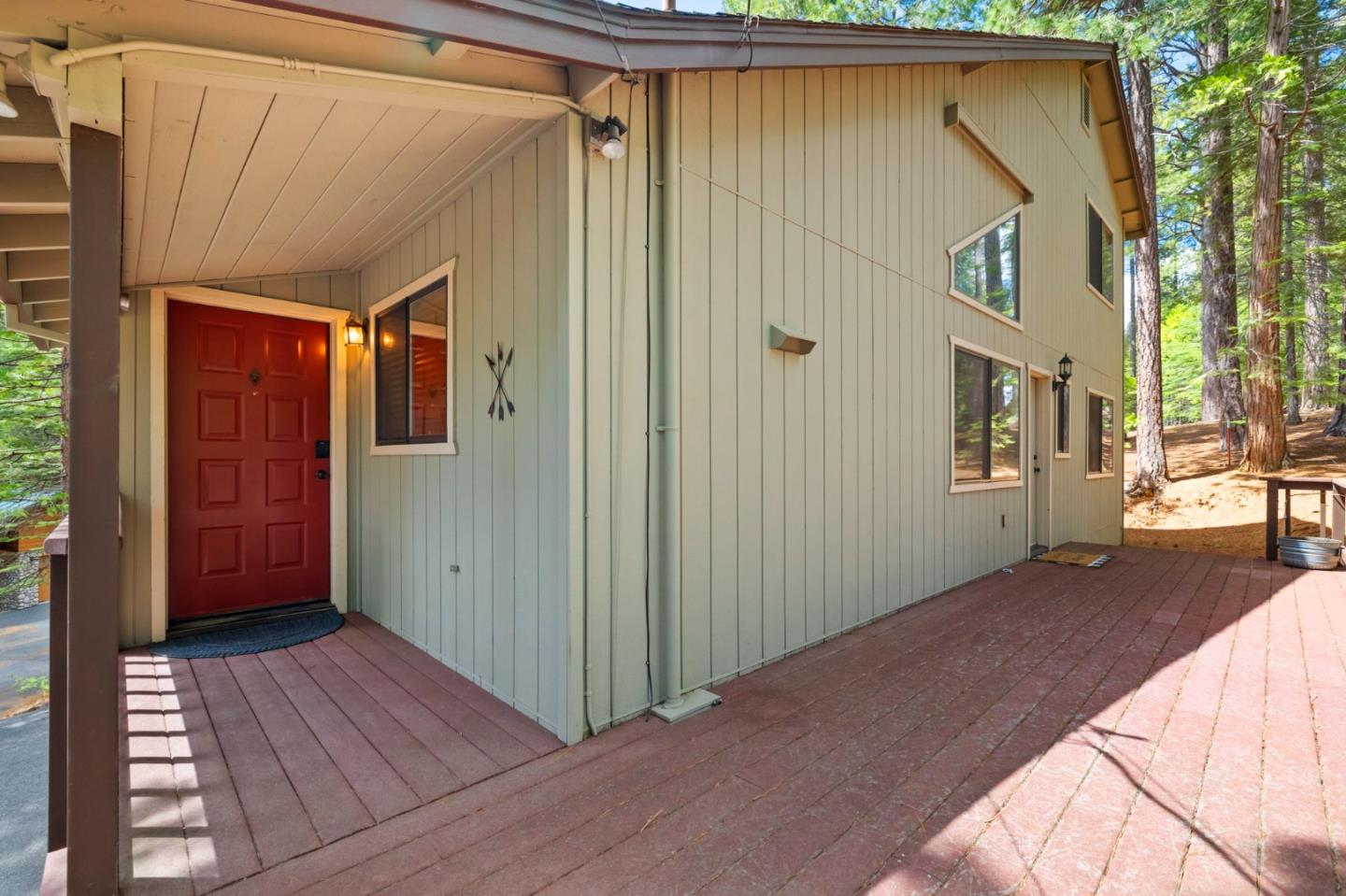 22150 Sarah CIR