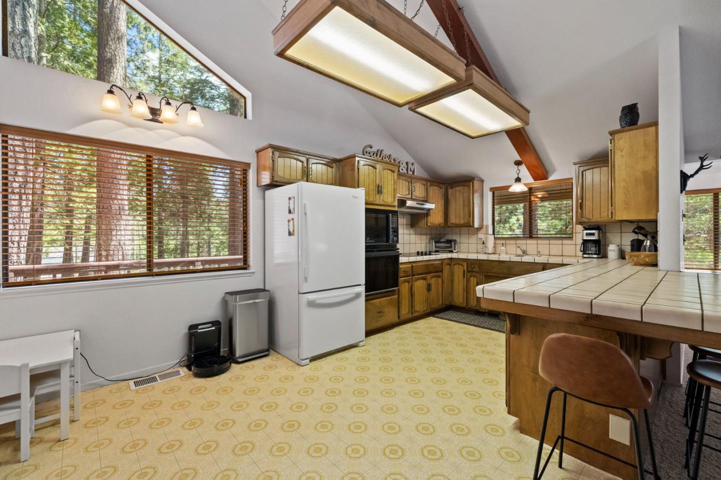 22150 Sarah CIR
