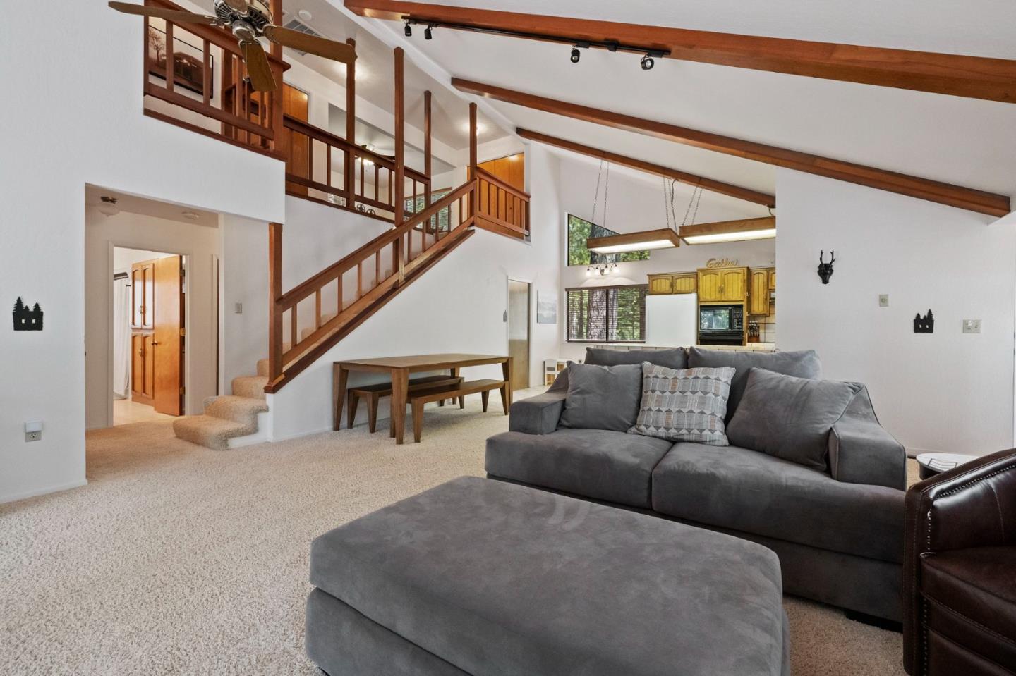 22150 Sarah CIR