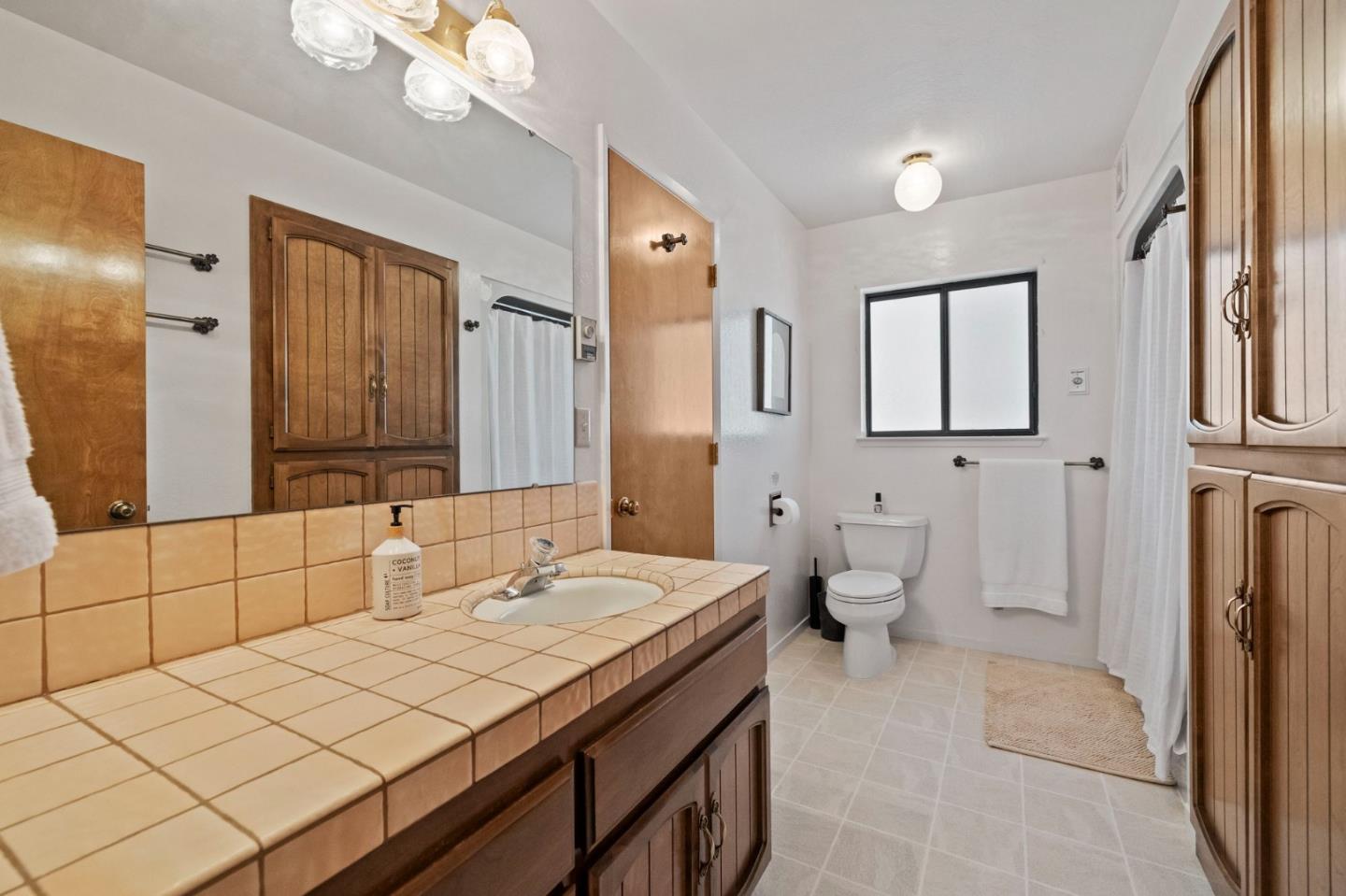 22150 Sarah CIR