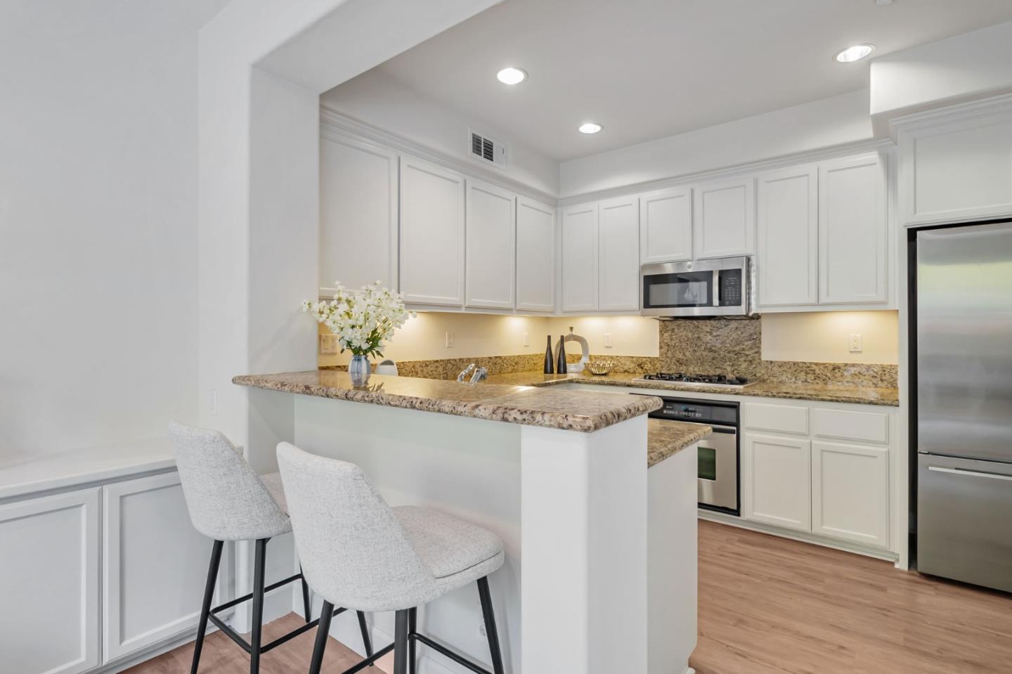 900 Live Oak WAY 903