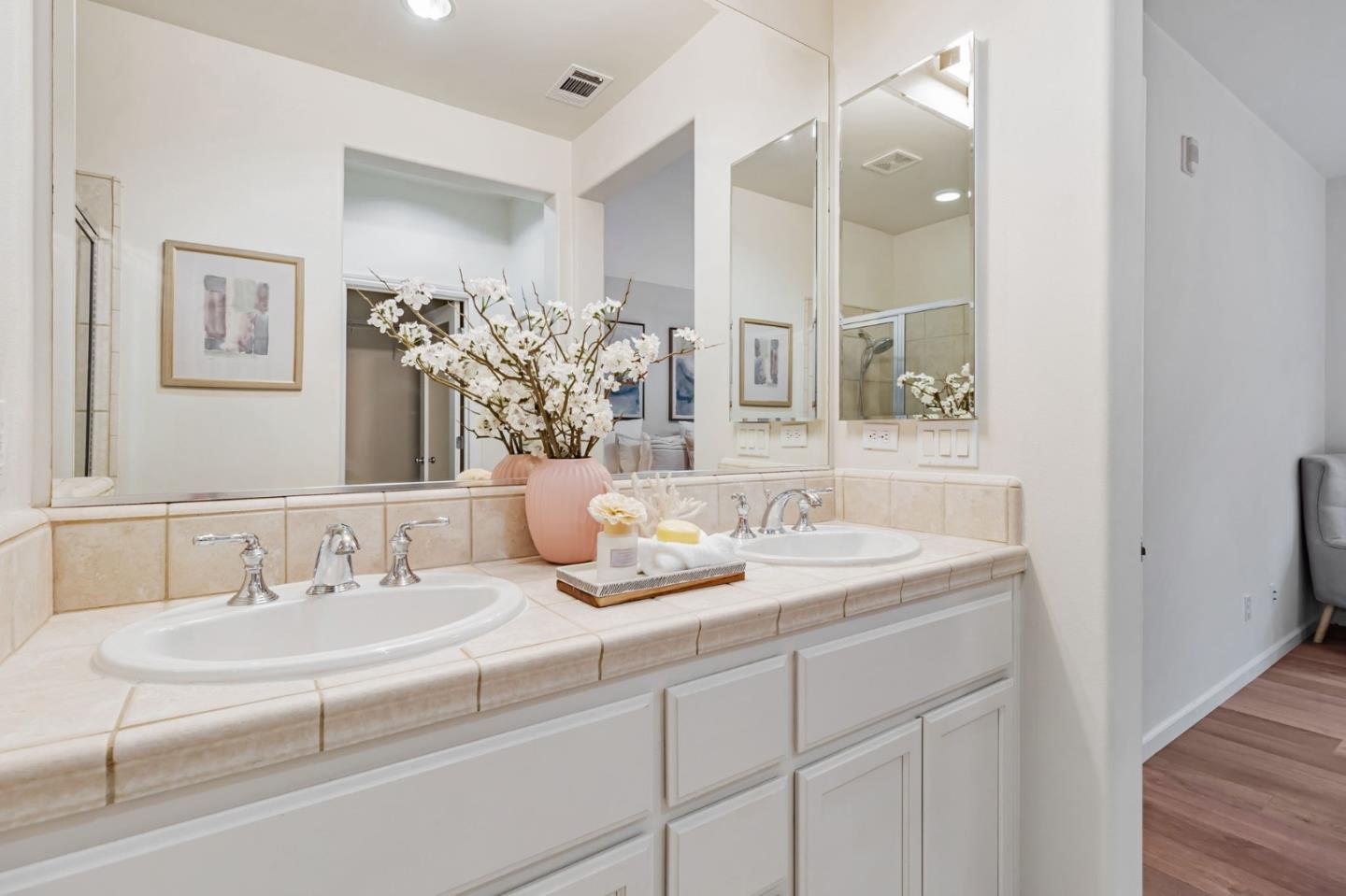 900 Live Oak WAY 903