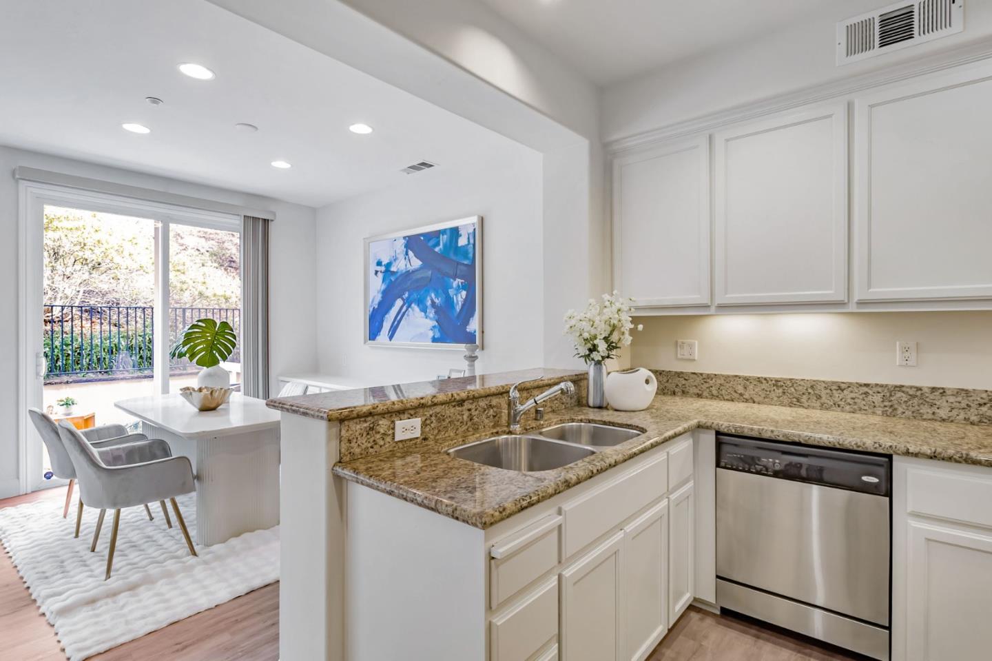 900 Live Oak WAY 903