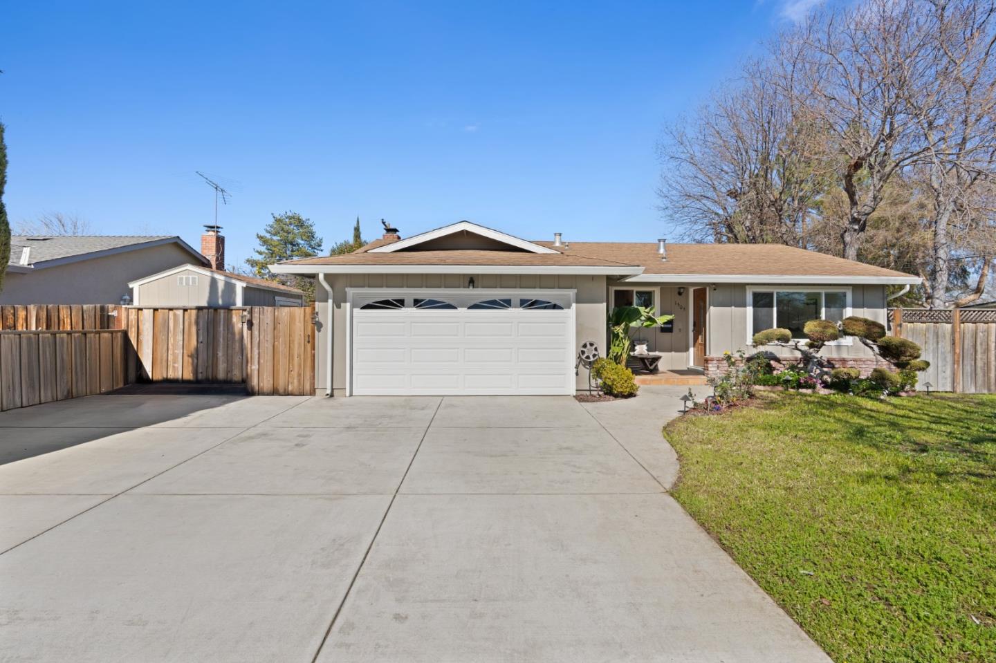 1505 Glencrest DR