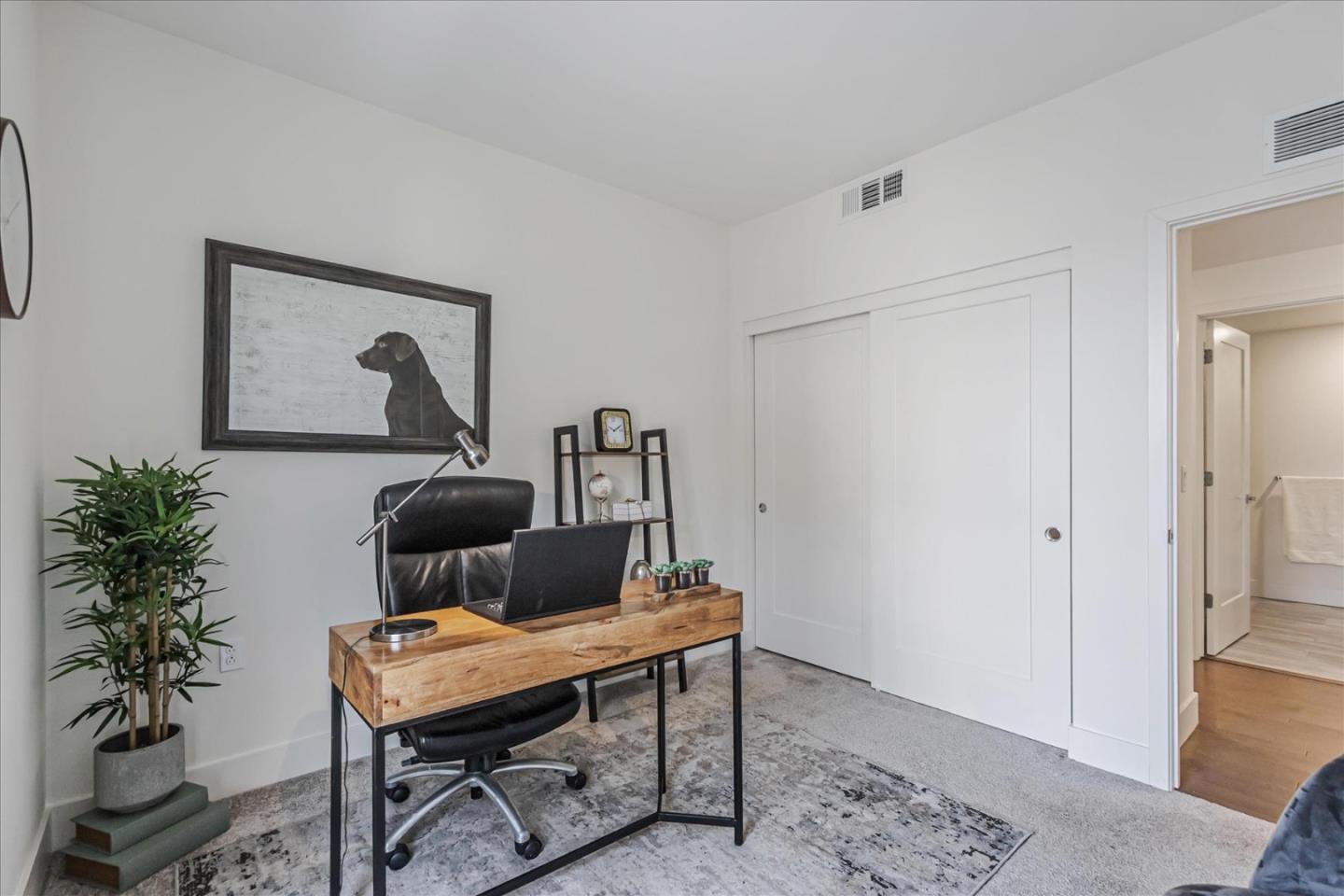 460 Montague EXPY 20