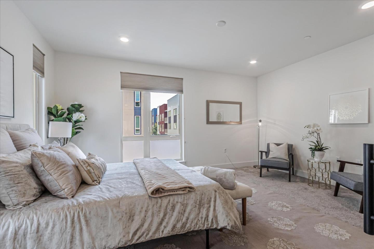 460 Montague EXPY 20