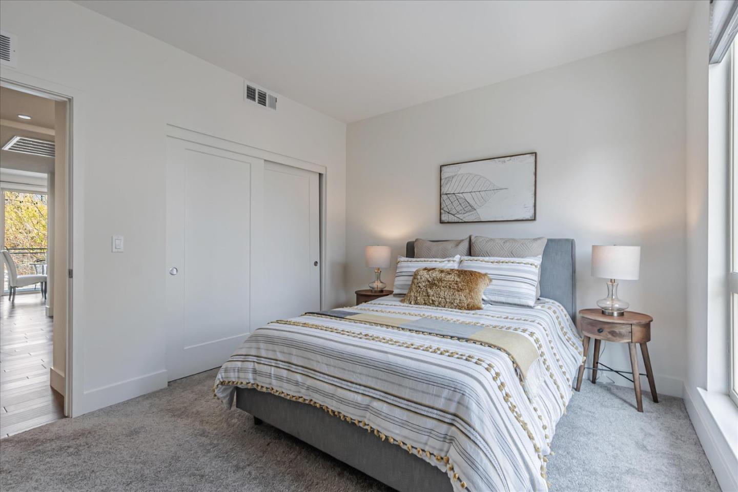 460 Montague EXPY 20