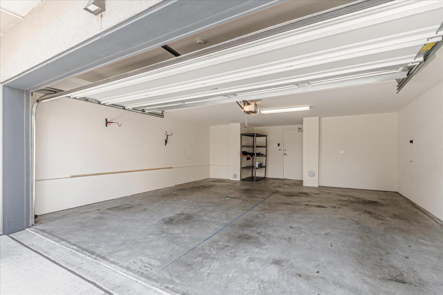 460 Montague EXPY 20